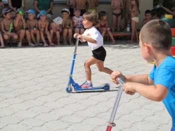 130 малышей Актау приняли участие в спортивном мероприятии ко Дню столицы (ФОТО)