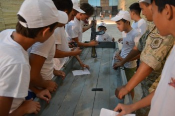 Военно-патриотический лагерь организовали для детей из малоимущих семей в Актау