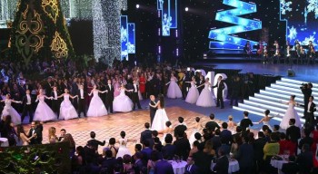 "Мисс Казахстан-2015" пригласила Назарбаева на танец