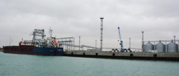  порту Актау завершается первая погрузка отечественного зерна на экспорт в Иран (ФОТО)