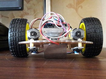 Школьник Жанаозена создал первого в Казахстане робота-официанта