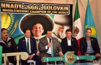 Головкину вручили пояс абсолютного чемпиона мира по версии WBC
