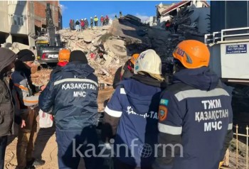 Казахстанские спасатели приступили к поисковым работам в центре города Газиантеп